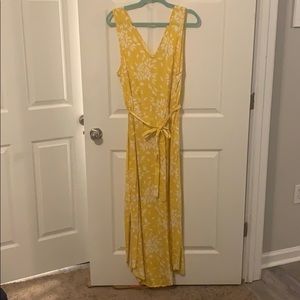 Yellow & white floral patterned maxi dress